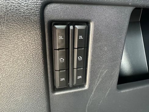 Used 2024 Ford Expedition XLT AWD/4WD image 38