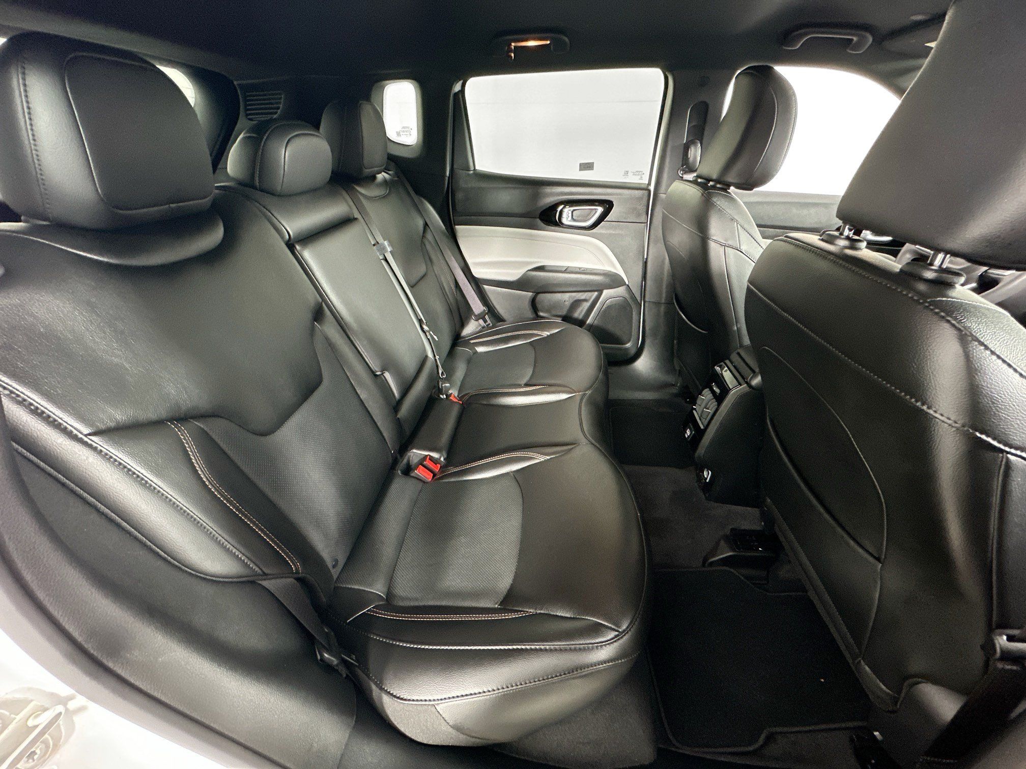 Used 2023 Jeep Compass Limited AWD/4WD image 25