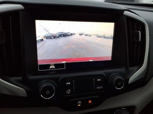 Used 2023 GMC Terrain SLT image 30