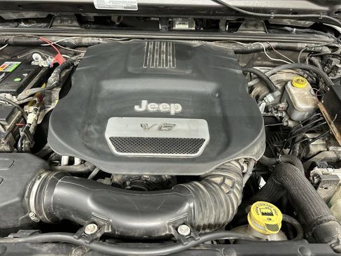 Used 2018 Jeep Wrangler Sport AWD/4WD image 22