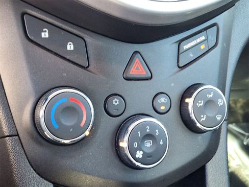 Used 2017 Chevrolet Sonic LS image 19