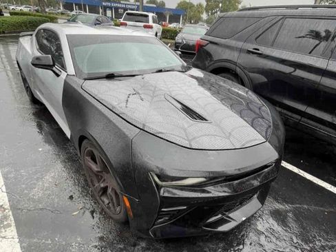 Used 2016 Chevrolet Camaro SS image 3
