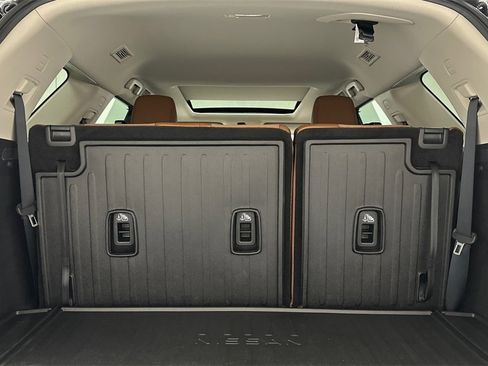 New 2025 Nissan Pathfinder Platinum w/ Cargo Package image 12