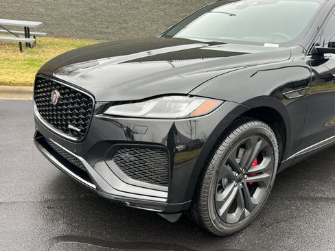 Certified 2023 Jaguar F-PACE R-Dynamic S image 11