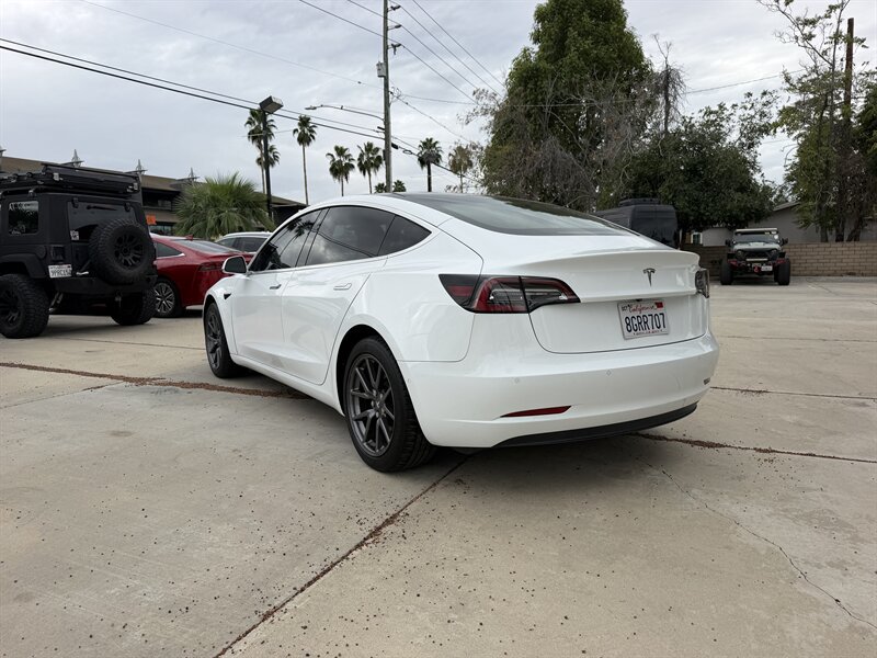 Used 2018 Tesla Model 3 Long Range AWD/4WD image 3