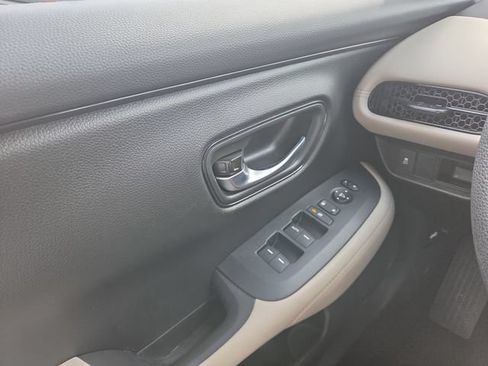Used 2026 Honda HR-V LX image 11