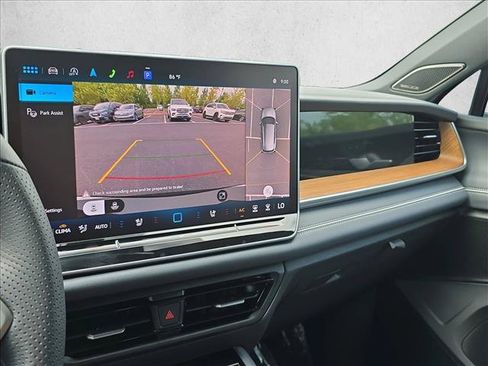 New 2026 Volkswagen Tiguan SEL R-Line AWD/4WD image 16