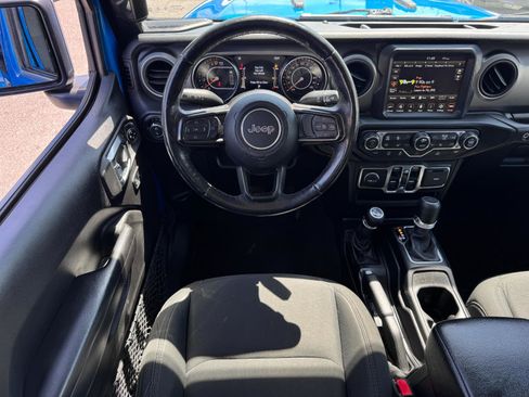 Used 2021 Jeep Gladiator Willys image 22