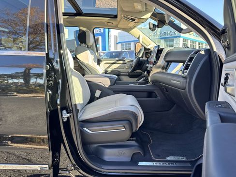 Used 2025 RAM 1500 Tungsten w/ Towing Technology Group image 33