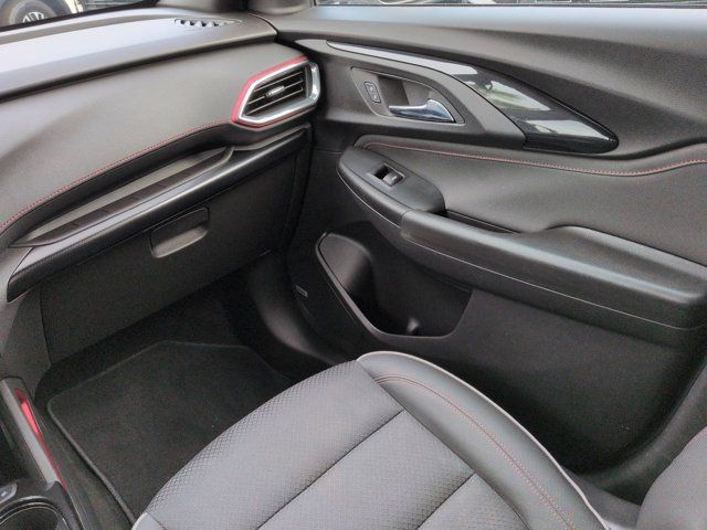 Used 2023 Chevrolet TrailBlazer RS w/ Sun and Liftgate Package FWD image 17