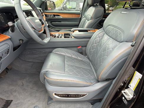 Used 2024 Jeep Grand Wagoneer Series III w/ Rear Seat Video Group 1 AWD/4WD image 16