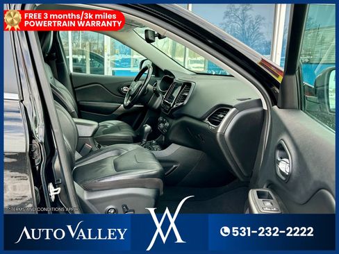 Used 2019 Jeep Cherokee Limited image 18