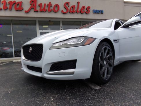 Used 2016 Jaguar XF Premium RWD image 46