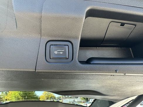 Certified 2023 GMC Acadia AT4 image 22