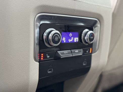 Used 2021 GMC Yukon Denali w/ Denali Premium Package image 37