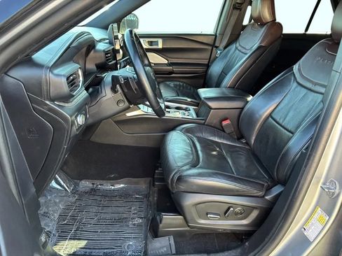 Used 2020 Ford Explorer Platinum w/ Premium Technology Package image 21