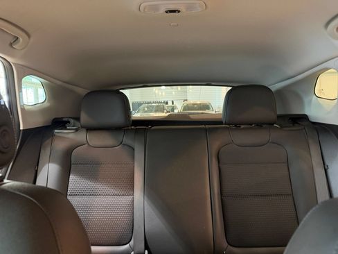 Used 2025 Chevrolet Trax LT w/ LT Convenience Package FWD image 32