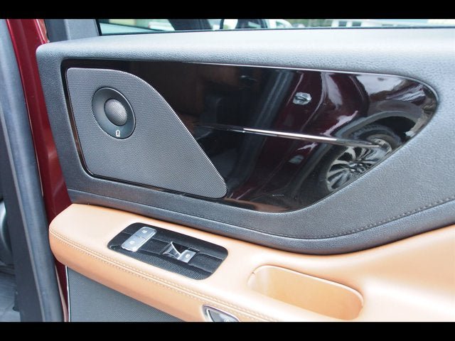 Used 2022 Lincoln Aviator Reserve w/ Elements Package Plus RWD image 16