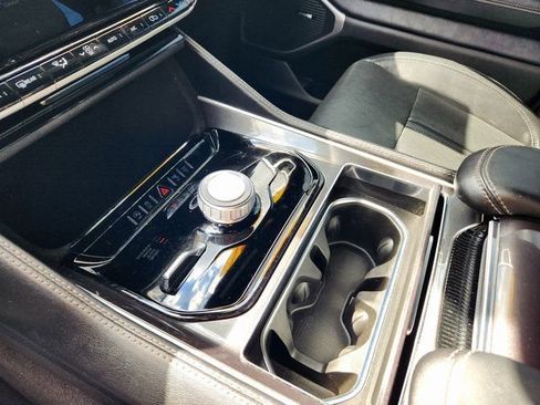 Used 2024 Jeep Wagoneer L 4WD image 19