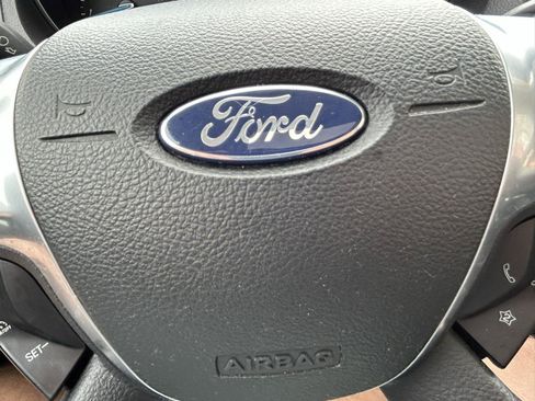 Used 2013 Ford Focus Titanium w/ Titanium Handling Pkg FWD image 21