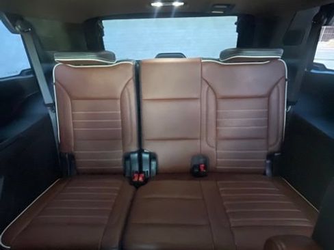 Used 2023 GMC Yukon Denali Ultimate AWD/4WD image 12