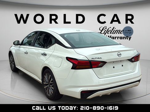 Used 2025 Nissan Altima 2.5 SV FWD image 13