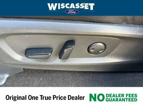 Used 2024 Nissan Pathfinder SV image 19