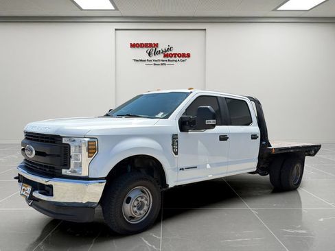 Used 2019 Ford F350 XL w/ Power Equipment Group AWD/4WD image 1
