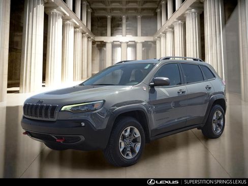 Used 2019 Jeep Cherokee Trailhawk w/ Cold Weather Group AWD/4WD image 8