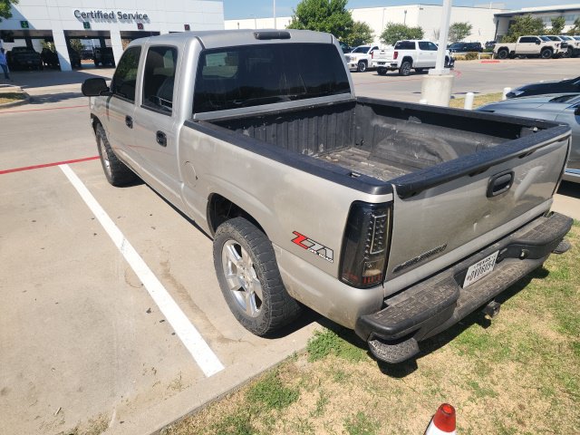 Used 2006 Chevrolet Silverado 1500 LT w/ Onstar Plus Package AWD/4WD image 4