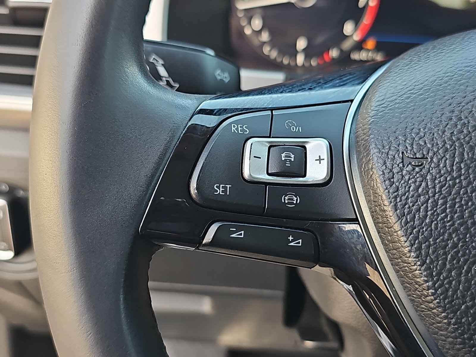 Used 2019 Volkswagen Atlas SEL Premium AWD/4WD image 19