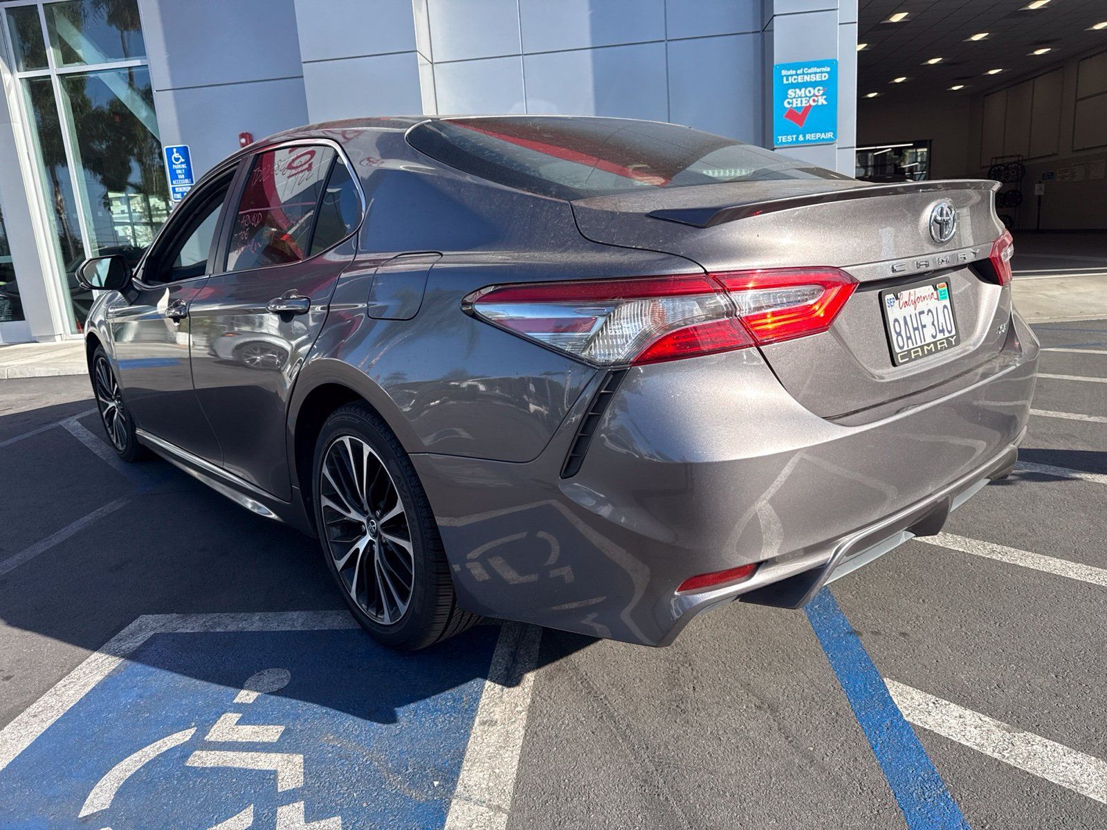 Used 2018 Toyota Camry SE FWD image 7