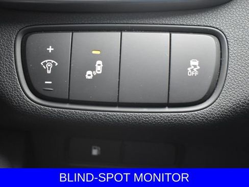 Used 2019 Kia Sorento LX image 4