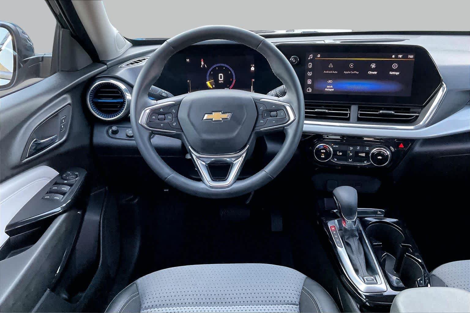 Used 2025 Chevrolet Trax LT w/ Driver Confidence Package FWD image 7