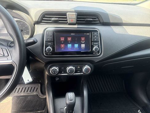 Used 2022 Nissan Versa S FWD image 16