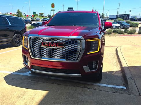 Used 2023 GMC Yukon XL Denali w/ Max Trailering Package AWD/4WD image 2