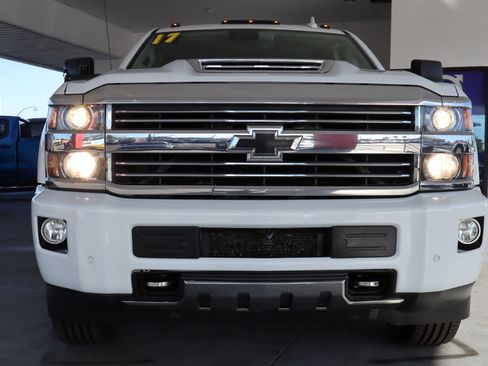 Used 2017 Chevrolet Silverado 2500 High Country w/ Duramax Plus Package image 11