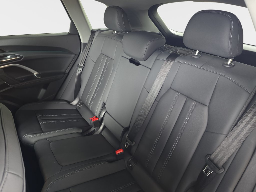 Used 2025 Audi Q5 Premium w/ Convenience Package AWD/4WD image 17