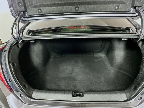 Used 2018 Honda Civic EX-L image 25