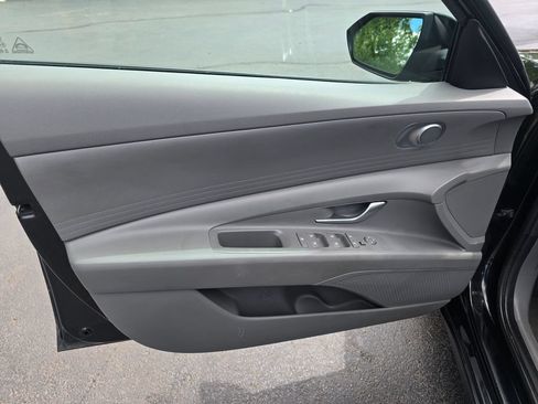 Used 2022 Hyundai Elantra SEL FWD image 16