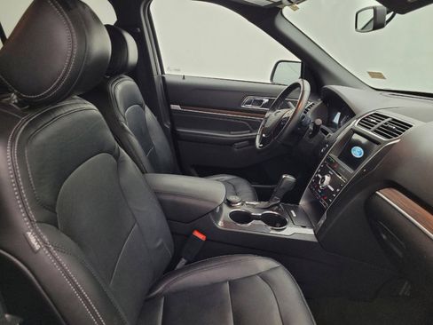 Used 2017 Ford Explorer Limited AWD/4WD image 21