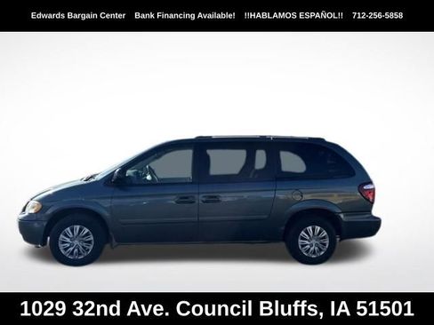 Used 2005 Chrysler Town & Country LX w/ Popular Equipment Group II FWD image 4