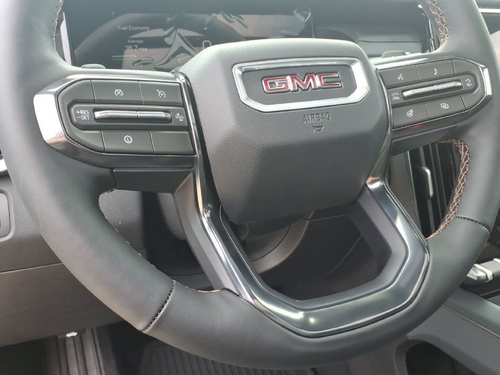 New 2026 GMC Acadia AT4 w/ LPO, Floor Liner Package AWD/4WD image 18