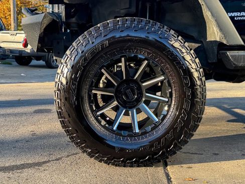 Used 2013 Jeep Wrangler Unlimited Rubicon w/ Dual Top Group image 30