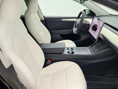 Used 2023 Tesla Model Y Long Range AWD/4WD image 28