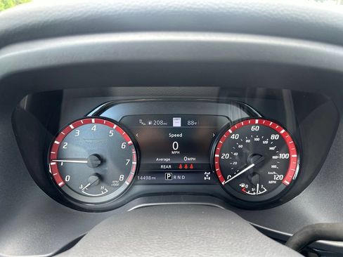 Used 2024 Nissan Titan PRO-4X w/ Pro-4x Convenience Package AWD/4WD image 13