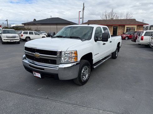 Used 2008 Chevrolet Silverado 2500 LT w/ EZ-Lift Tailgate Package image 2