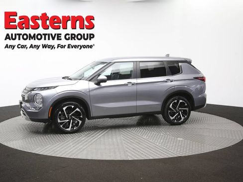 Used 2024 Mitsubishi Outlander SE AWD/4WD image 59