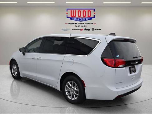 New 2026 Chrysler Voyager LX image 5