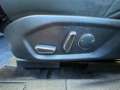 Used 2017 Ford Fusion SE image 12